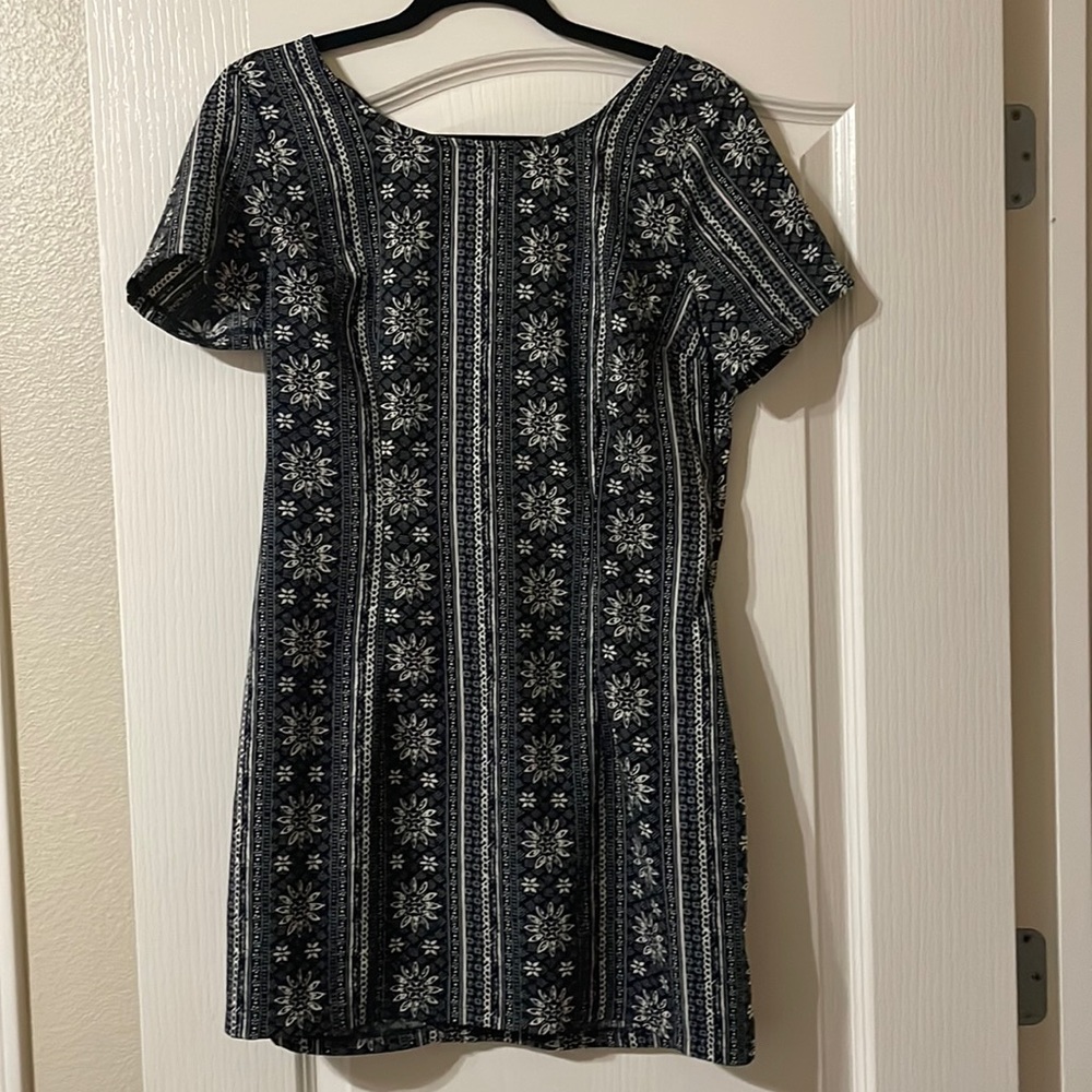 Hollister Women’s Mini Floral Pattern Cross-Back Dress Size Medium